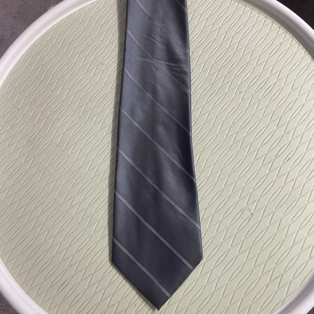 Calvin Klein Striped Mens Tie 100%‎ Silk Gray 58
